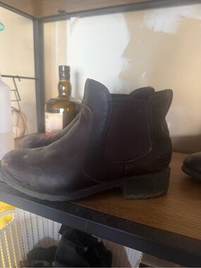 UGG brown Leather Chelsea Ankle Boots
